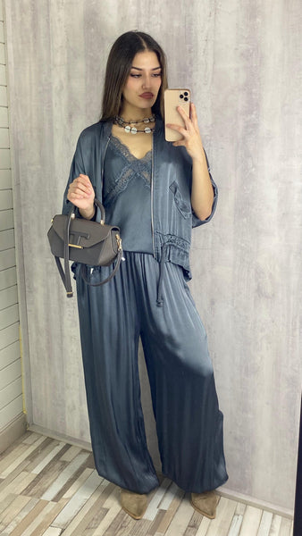 Conjunto satinado en gris marengo